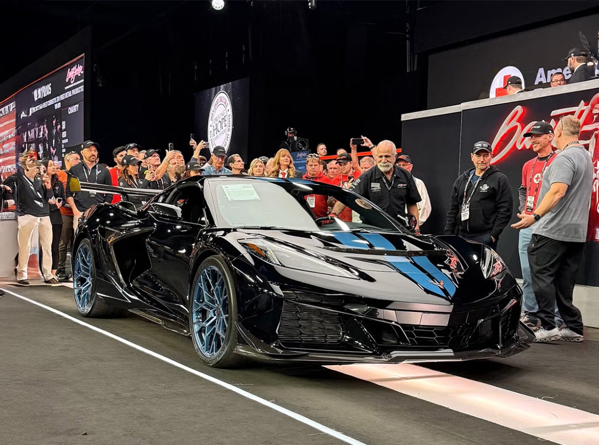 the-first-c8-zr1-corvette-sold-for-3-7-million-usd